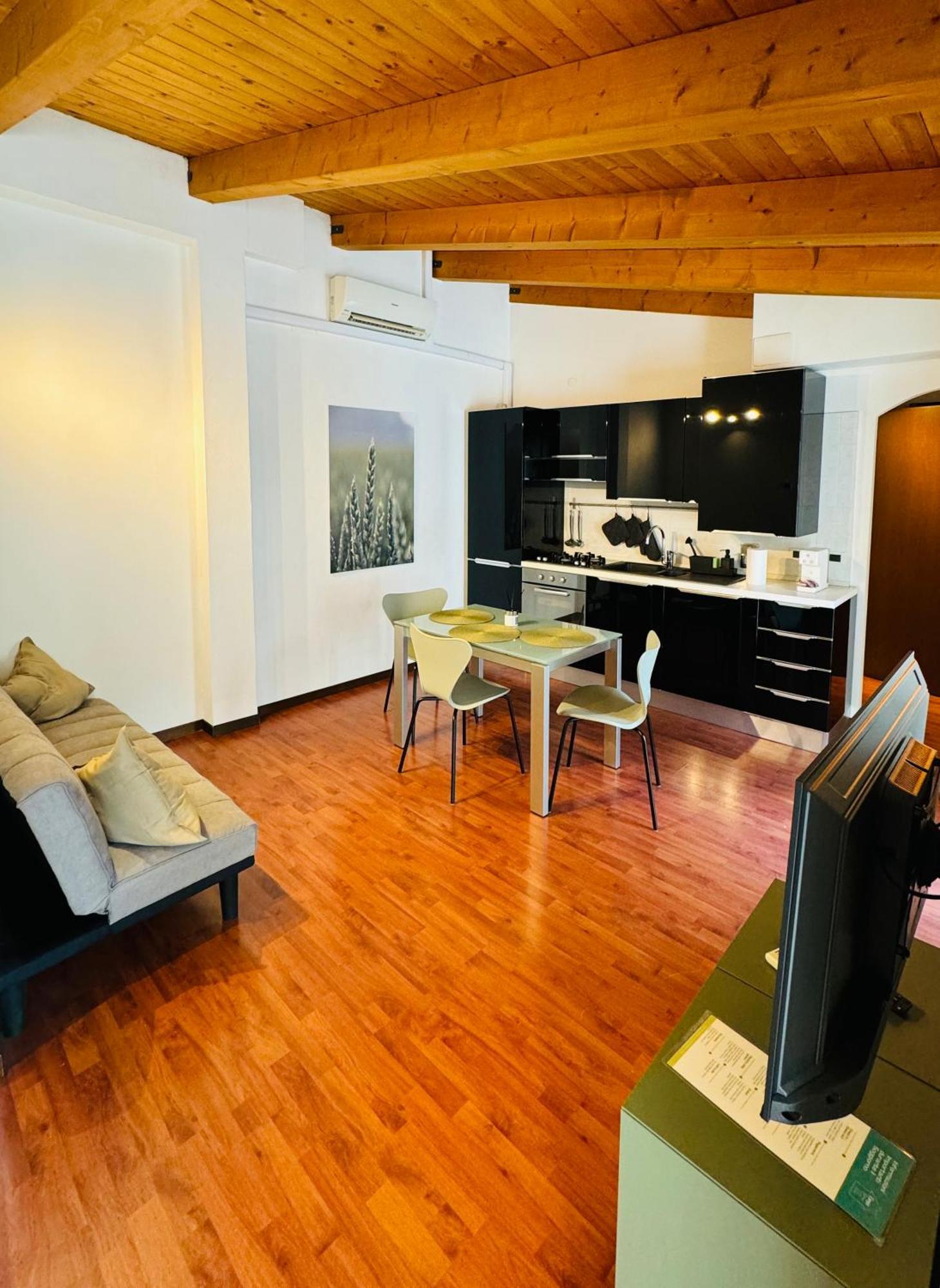 Crops City Stay Apartment 14 Trieste Bagian luar foto
